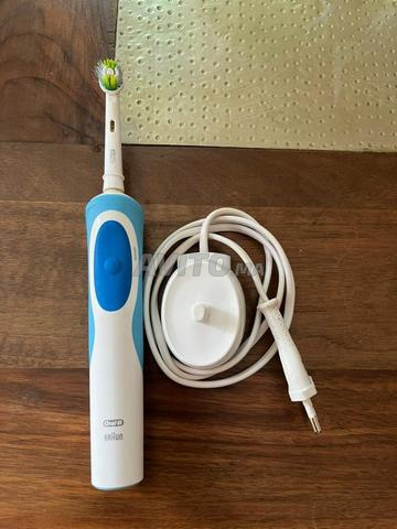 ORAL B CHARGEUR NEUF BROSSE A DENTS - 2