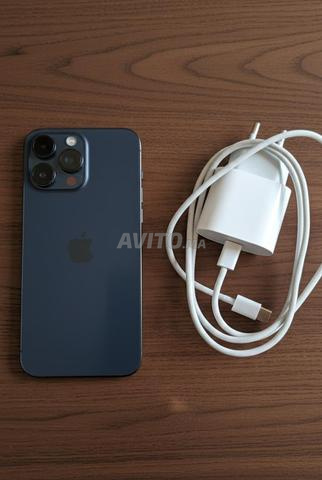 iPhone 15 Pro Max bleu titanium