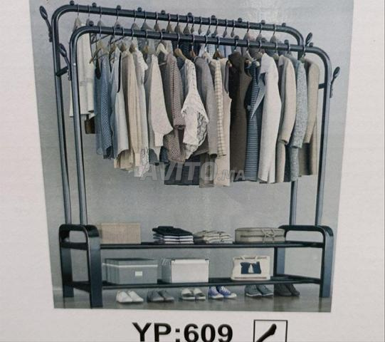 Porte-vêtements en fer lourd avec une charge allant jusqu'à