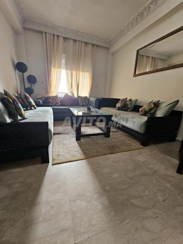 Studio bien propre au 2 etage avec assenceur