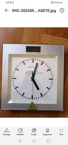 Pèse personne et horloge