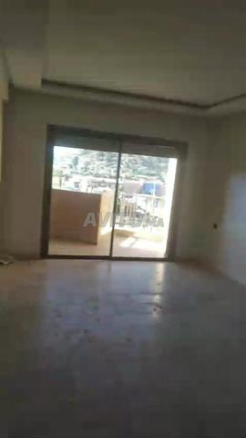 شقة جميلة فارغة للإيجار تتكون من 3 غرف