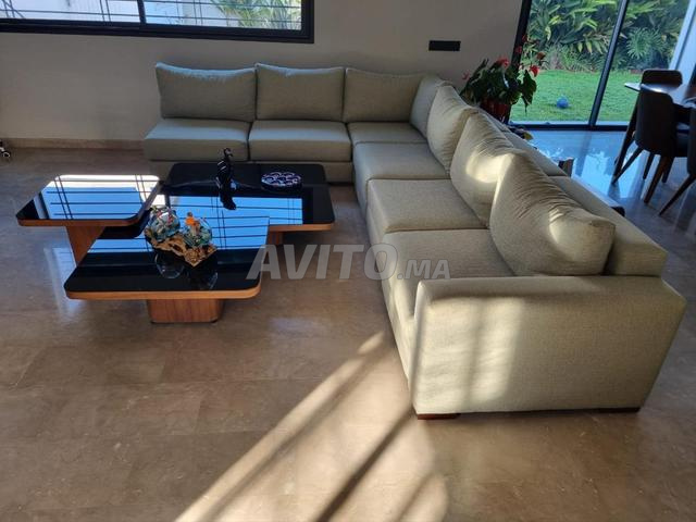 Salon moderne en L – couleur verte, très bon état