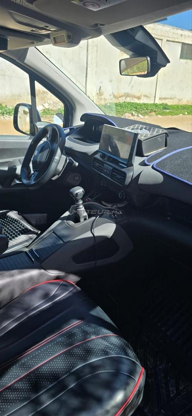 Peugeot Rifter Diesel Manuelle 2025 à Sidi Slimane