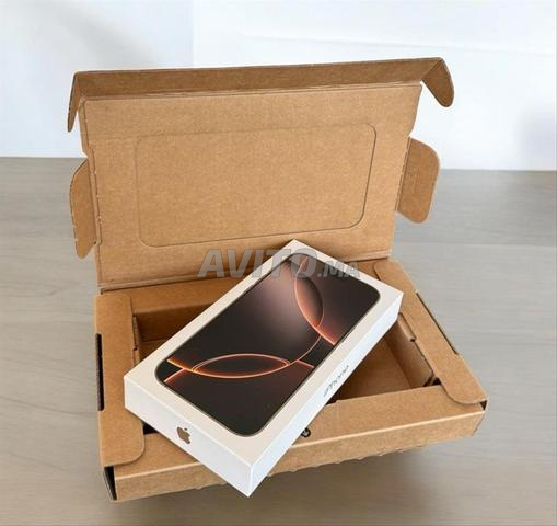 NEUf IPHONE 16 PRO MAX 256G GOLD / LBI3 FMA7AL