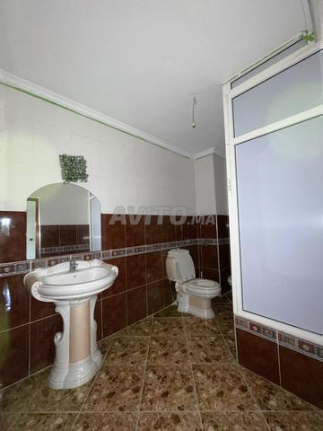 Villa lumineuse de 300m² avec jardin et garage - 2