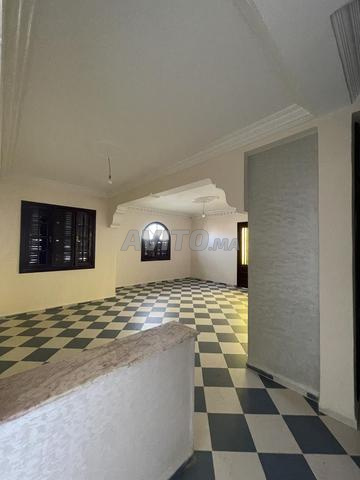 Villa lumineuse de 300m² avec jardin et garage