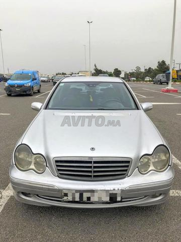 Mercedes 220 modèle 2002