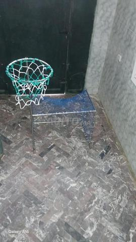 Panier de basketball et but de football