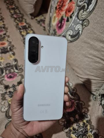 Samsung A56 5G 128GB 8ram en bon état