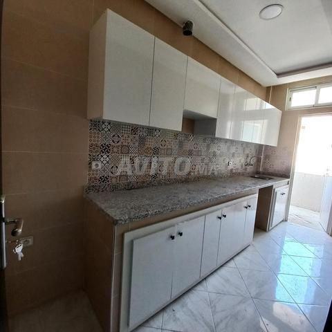 Appartement avec balcon pour employés du secteur privé mariés