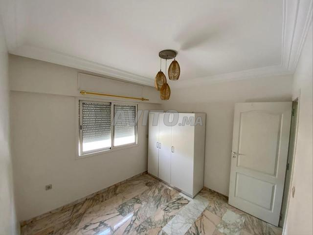 Location joli studio de 27 m2 situé sur 2 mars