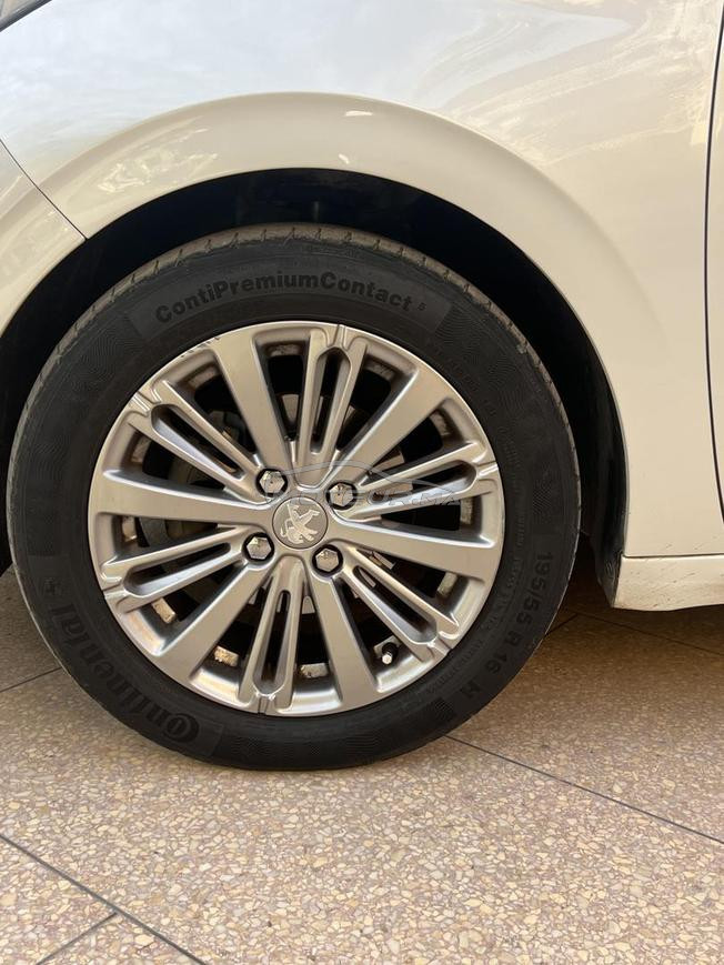 peugeot 208 2019 white editon 