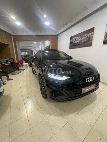 Audi Q8 S line full black à Marrakech