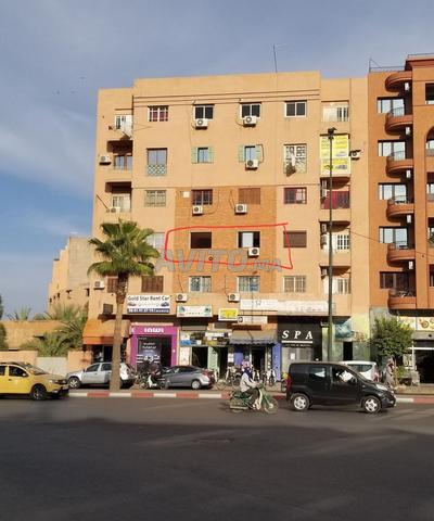 Clé de bureau à vendre. مفتاح مكتب للبيع