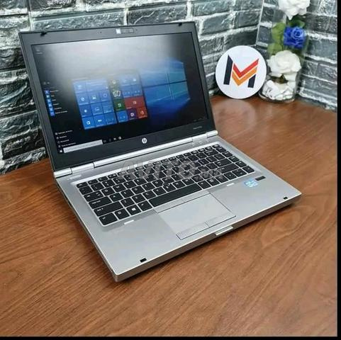 hp i7 EliteBook Ram 8 Disc SSD