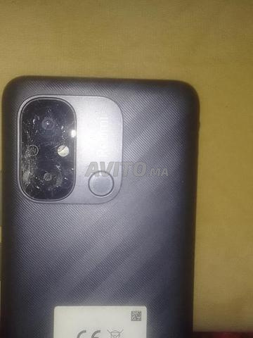 Caméra arrière rayée, l'écran est cassé