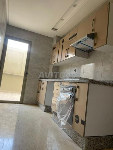F3 avec GRANDE COUR de 35m² au Centre Bouskoura