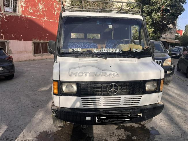 مرسيدس-بنز 208 بنزين يدوي 1992 في طنجة