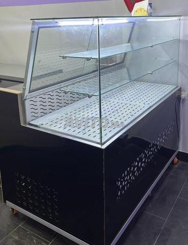 Réfrigérateur pâtisserie à vendre, en état de marche même pour une laiterie