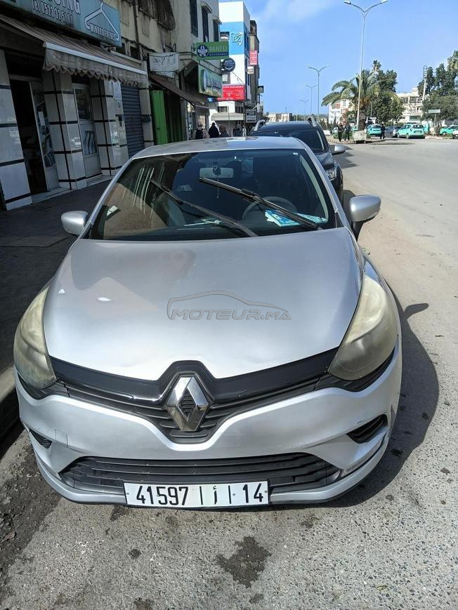 Renault Clio Essence Manuelle 2017 à Mohammedia