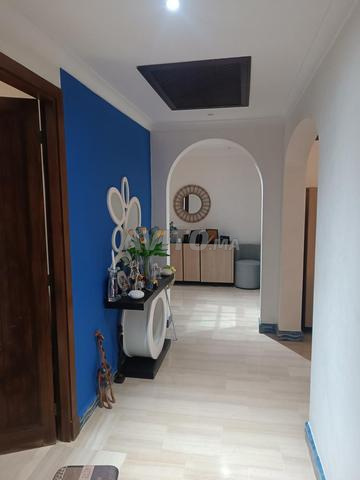 شقة للبيع مساحتها 189 م² في سخرات بلاج.