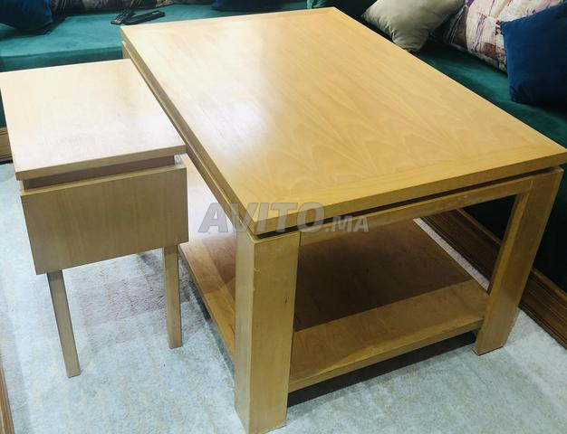 Deux tables et un placard en bois hêtre à vendre