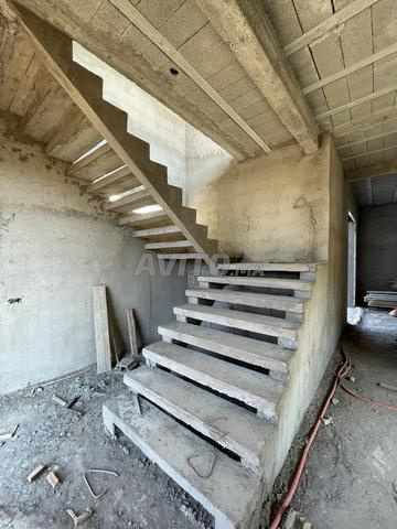villa haute standing 1000 m² semi fini autorisé - 2