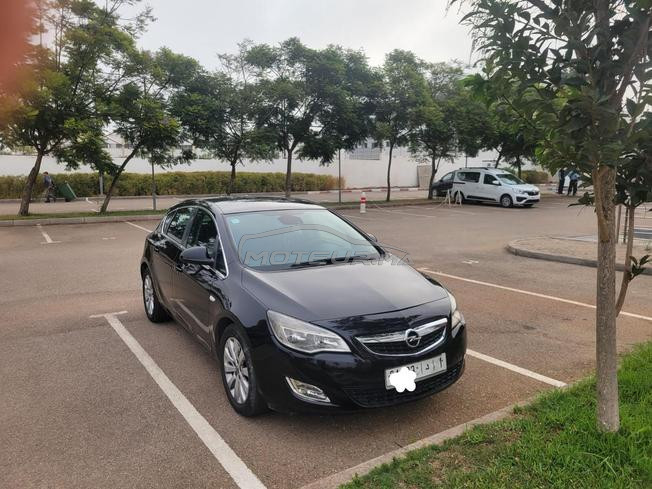Voiture première main. Bon Etat moteur.