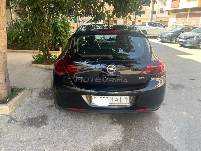Voiture première main. Bon Etat moteur.
