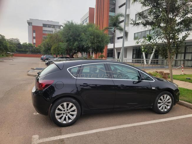 Voiture première main. Bon Etat moteur.