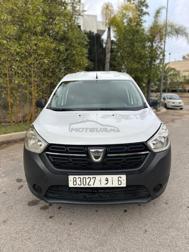 dacia dokker model 2020 bon état 