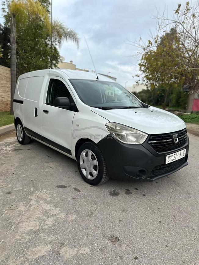 dacia dokker model 2020 bon état 