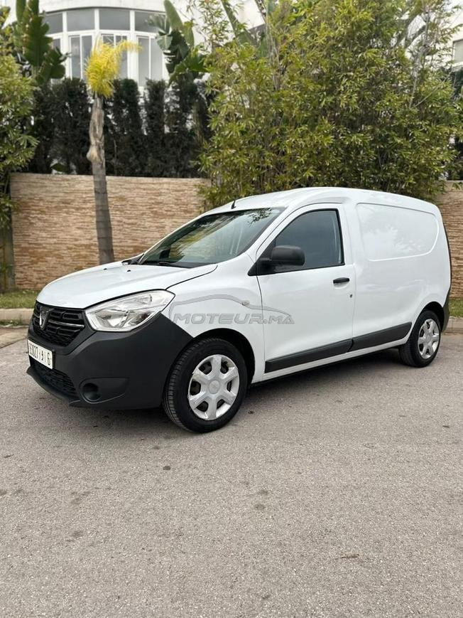 dacia dokker model 2020 bon état 