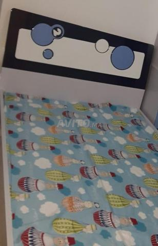 Lit des enfants en bon état