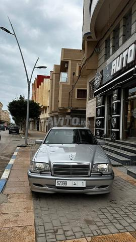 Mercedes-Benz 280 Essence Automatique 1998 à Nador