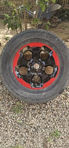 vends 5 jantes Jeep Wrangler 18 pouces