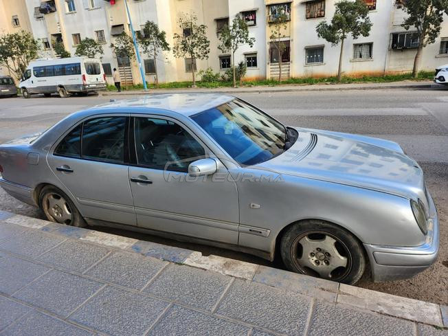 Mercedes-Benz 220 Diesel Manuelle 1998 à El Jadida