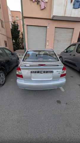Hyundai Accent en bon état, intéressés envoyez un message