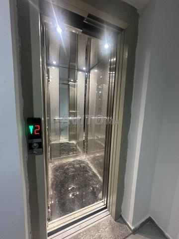 مكاتب بمساحة 43 متر مربع في شارع الحسن 1 الأخوان 2