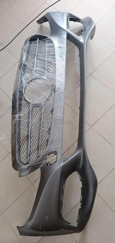 Pare-chocs Mercedes C205 avec calandre d'origine