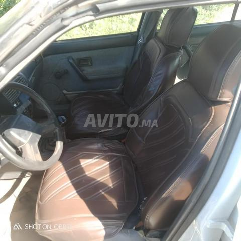 Renault 19 - Nécessite pneus et quelques réparations mineures