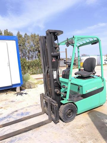 Chariot élévateur électrique Mitsubishi Clark