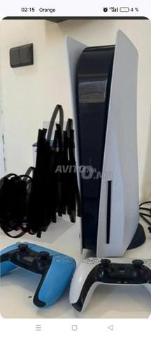 PlayStation 5 avec 2 manette