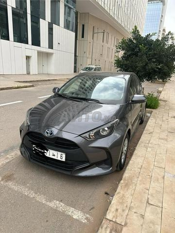 Yaris Hybride 31000km premiere main