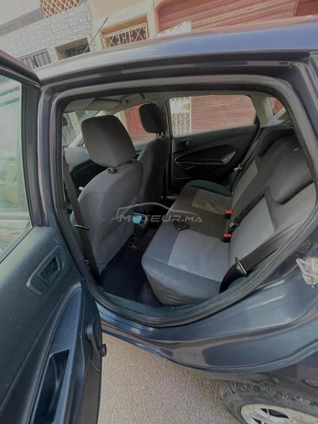 vente une belle  voiture  peinture  original