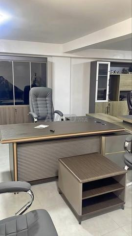 Bureau administratif importé avec un design moderne et de haute qualité