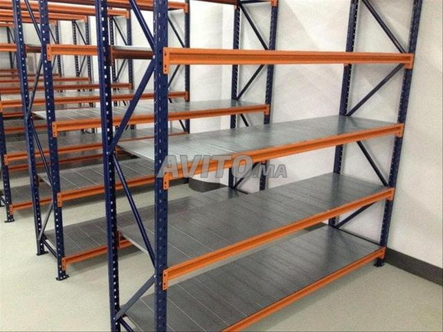 Rayonnage Mi Lourd de stock