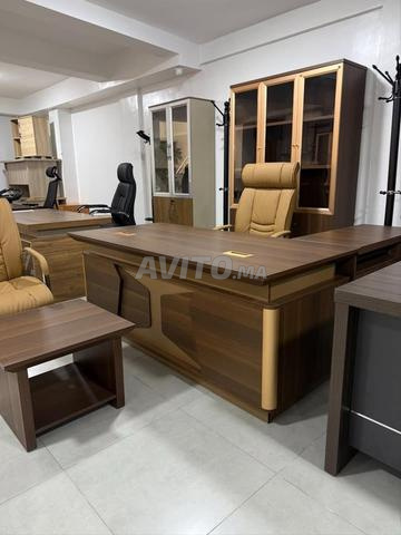 Bureau importé haut de gamme pour travail administratif