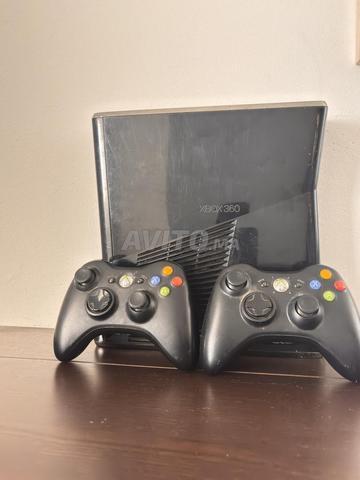 xbox 360/2manettes/cable/cable HDMI